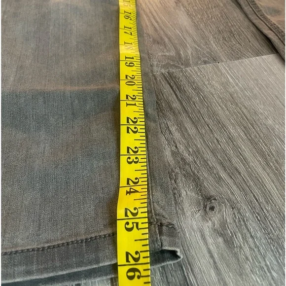 Free People Grey distressed color Skinny,Jeans,Size 29 - Picture 6 of 9